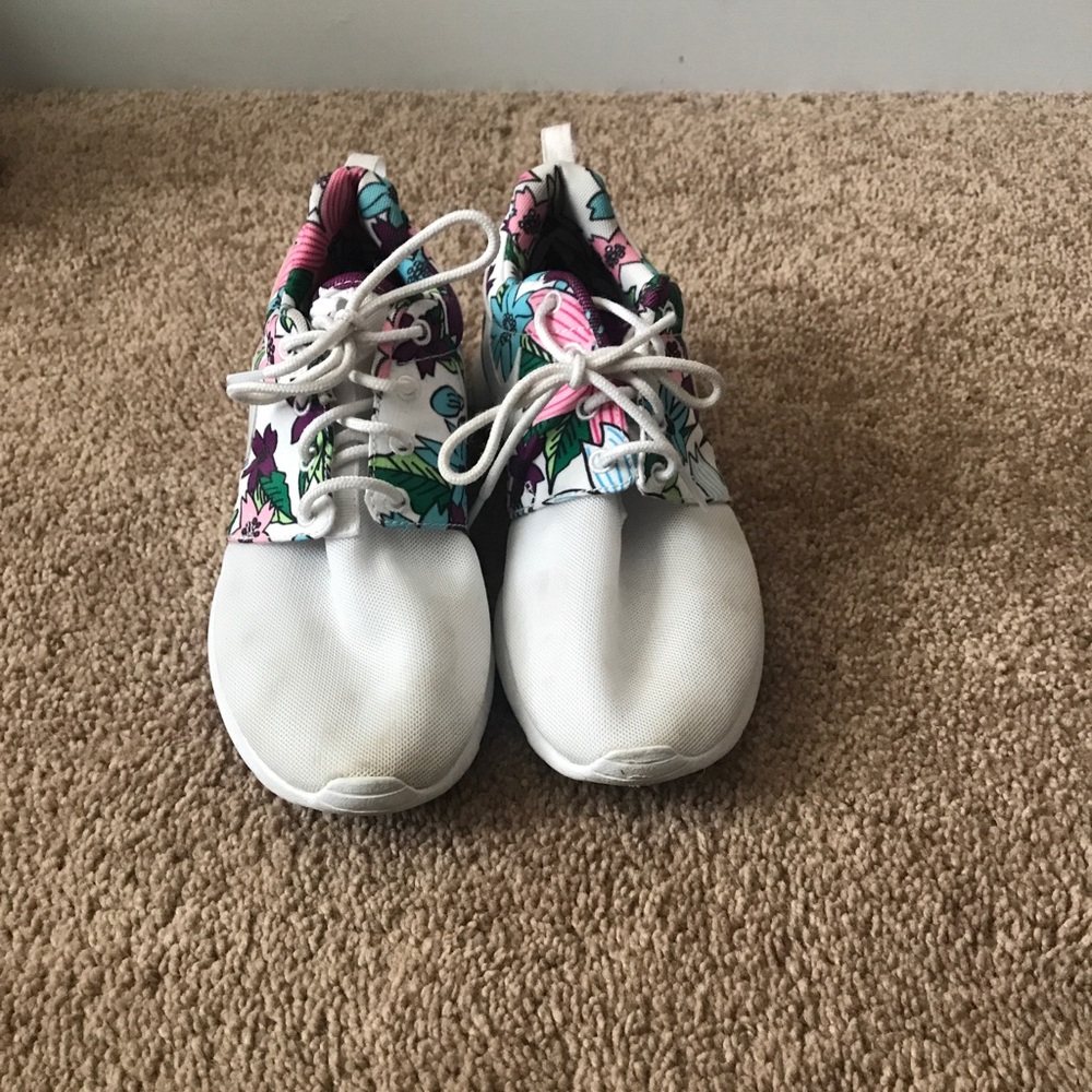 Nike Floral Roshe Runs
